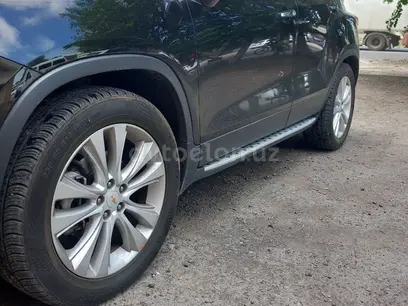 Черный Chevrolet Tracker, 3 позиция 2019 года, КПП Автомат, в Ташкент за 15 200 y.e. id5158076