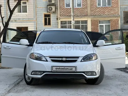 Белый Chevrolet Gentra, 3 позиция 2017 года, КПП Автомат, в Ташкент за 10 950 y.e. id4983309