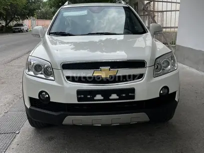 Молочный цвет Chevrolet Captiva, 4 позиция 2010 года, КПП Автомат, в Самарканд за 12 000 y.e. id4983005
