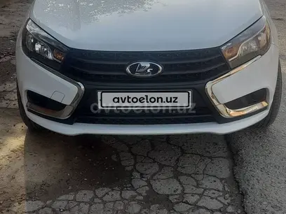Oq VAZ (Lada) Vesta 2018 yil, КПП Mexanika, shahar Jizzax uchun 9 000 у.е. id5186227