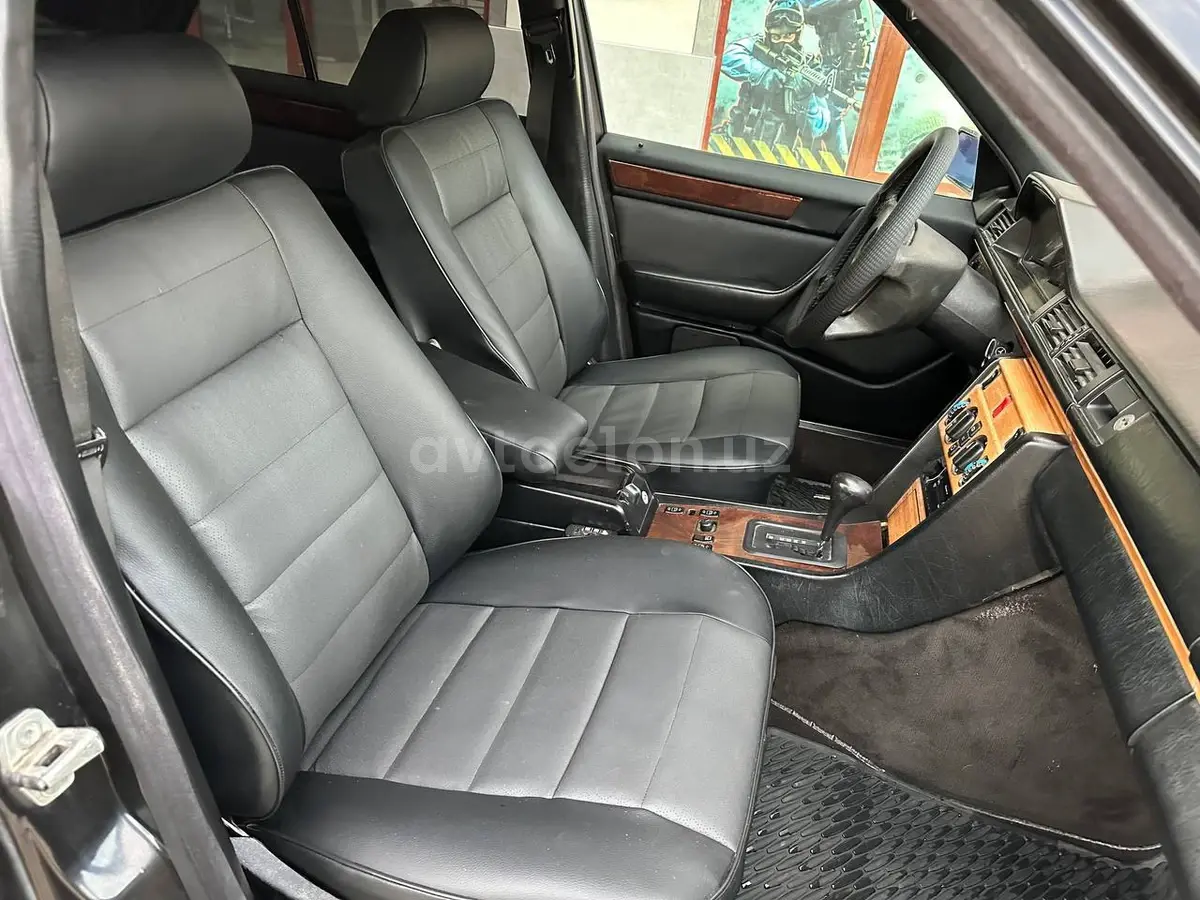 Mercedes-Benz E 320 — 3