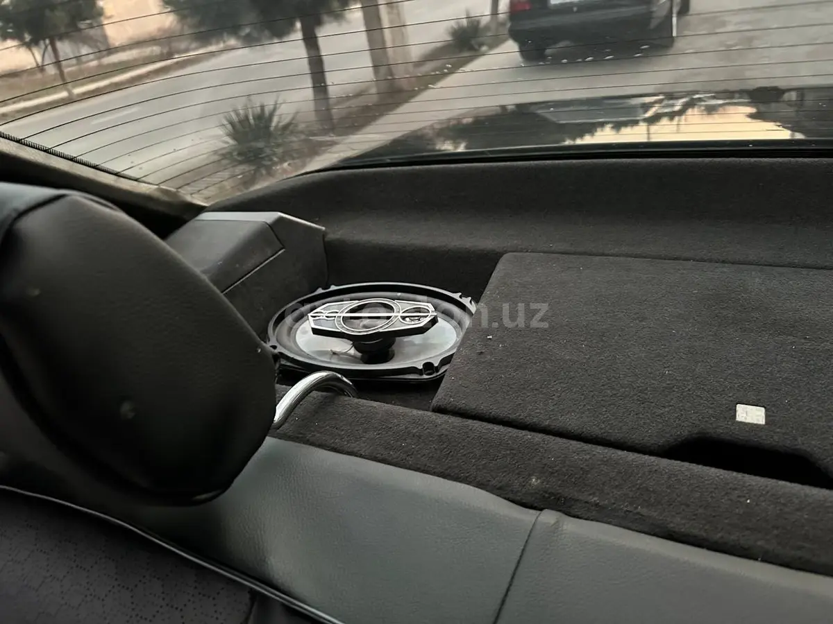 Mercedes-Benz E 320 — 7