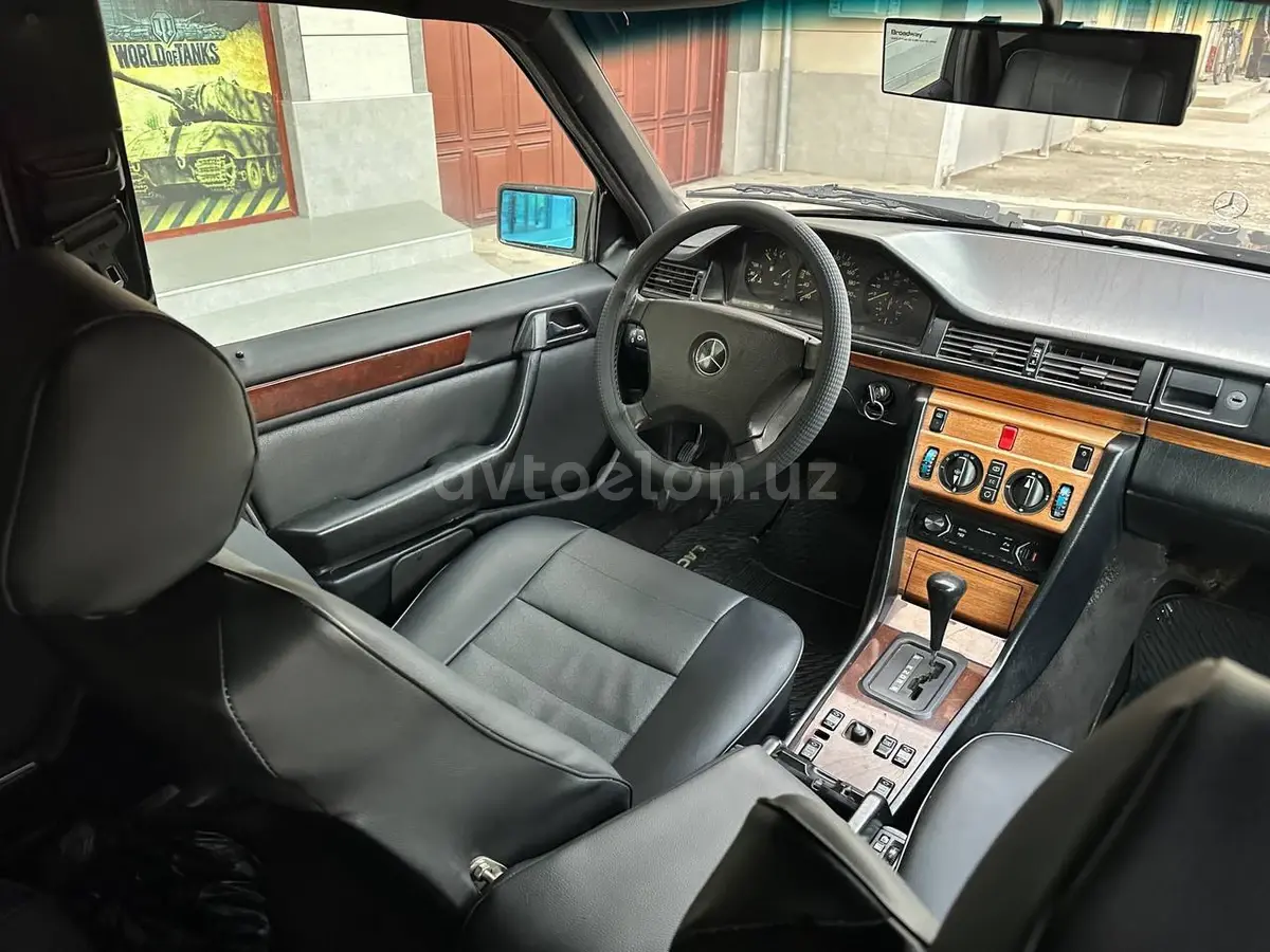 Mercedes-Benz E 320 — 8