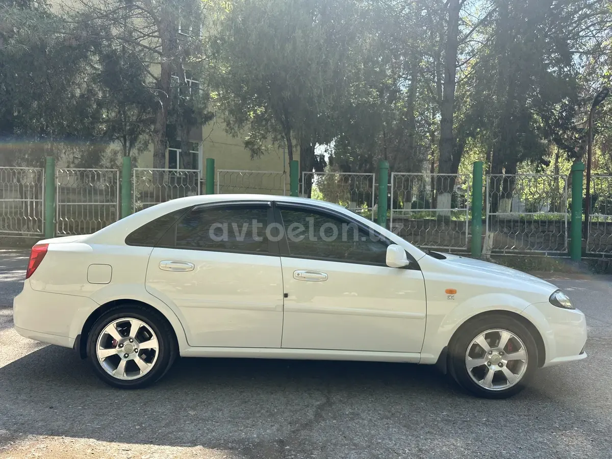 Chevrolet Gentra 2015 — 2