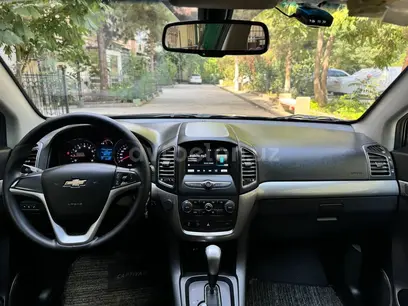 Мокрый асфальт Chevrolet Captiva, 4 позиция 2018 года, КПП Автомат, в Ташкент за 21 800 y.e. id5207079