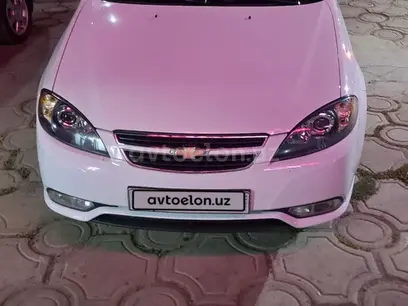 Белый Chevrolet Gentra, 3 позиция 2019 года, КПП Автомат, в Наманган за 11 300 y.e. id5222310