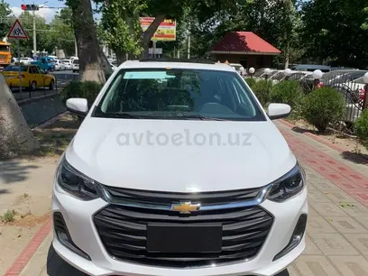 Белый Chevrolet Onix 2023 года, КПП Автомат, в Самарканд за 14 300 y.e. id5186481