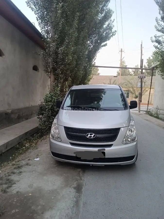 Hyundai Starex — 5