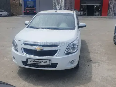 Белый Chevrolet Cobalt, 4 позиция 2023 года, КПП Автомат, в Бухара за 12 500 y.e. id5160062