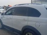 Белый Chevrolet Captiva, 3 позиция 2013 года, КПП Автомат, в Денау за 11 000 y.e. id6712019, Фото №1