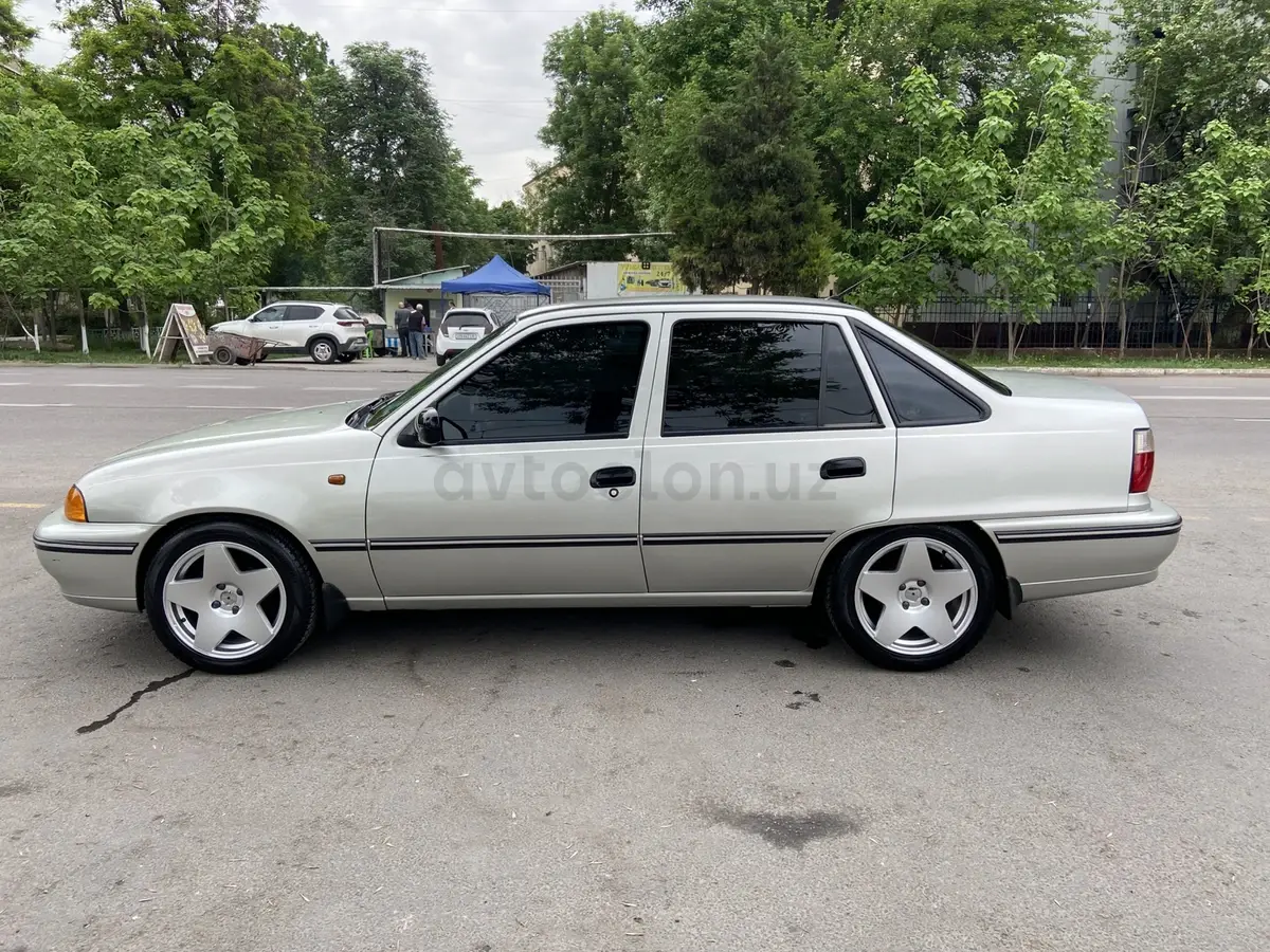 Daewoo Nexia — 3