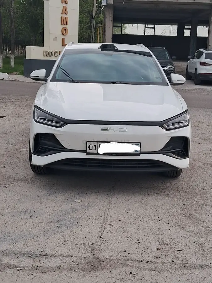 BYD e2 — 3