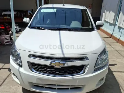 Белый Chevrolet Cobalt, 4 позиция 2024 года, КПП Автомат, в Ташкент за 13 100 y.e. id5160136