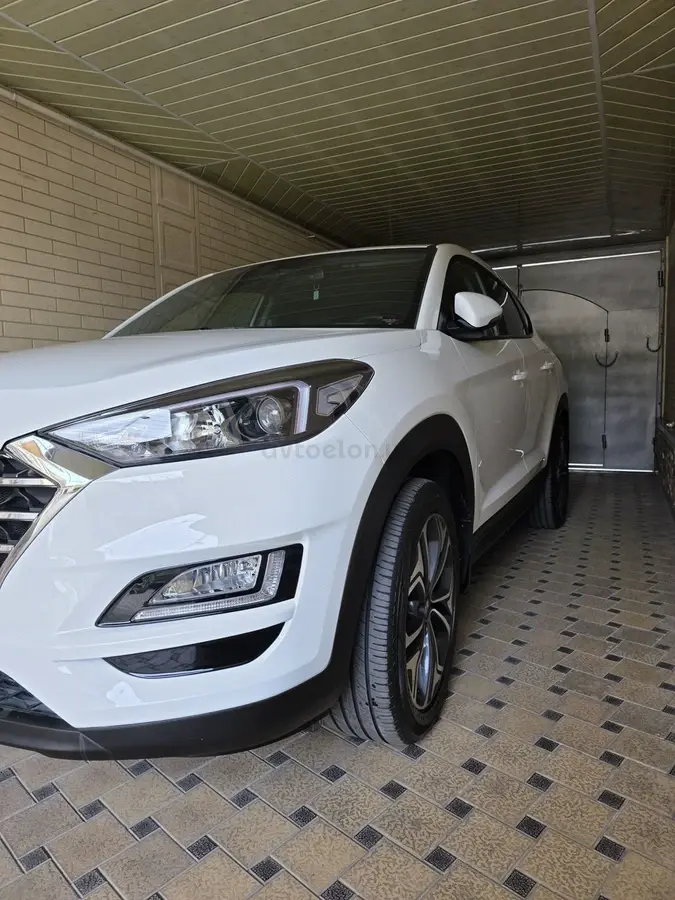 Hyundai Tucson — 4
