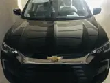 Черный Chevrolet Tracker, 2 позиция 2023 года, КПП Автомат, в Хивинский район за 17 000 y.e. id6603267