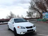 Белый Chevrolet Gentra 2015 года, КПП Механика, в Нукус за ~8 681 y.e. id4885479, Фото №1
