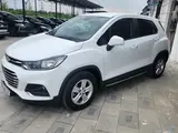 Белый Chevrolet Tracker, 1 позиция 2019 года, КПП Механика, в Фергана за 12 100 y.e. id5035746, Фото №1