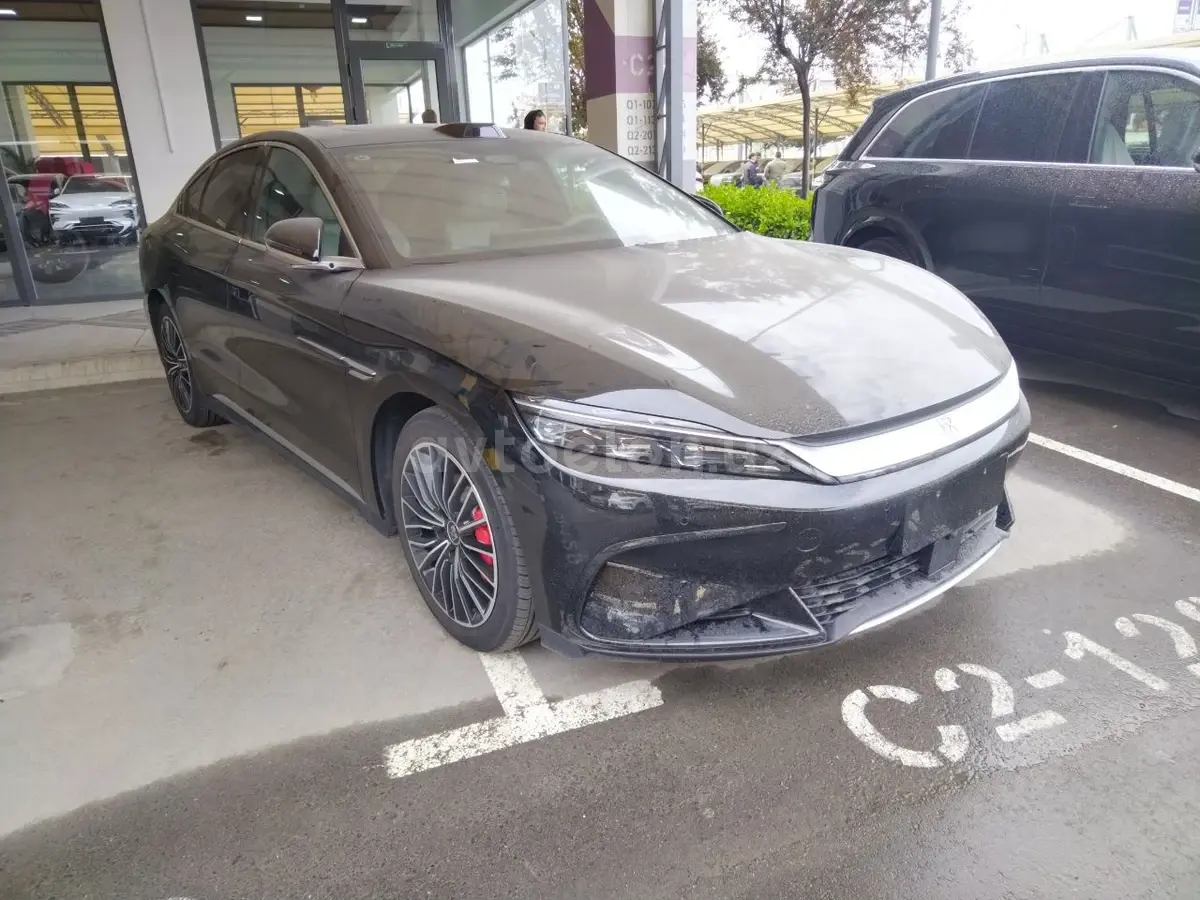 BYD Han EV — 2