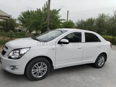 Белый Chevrolet Cobalt, 4 позиция 2023 года, КПП Автомат, в Самарканд за 14 500 y.e. id4999635