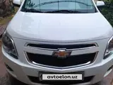 Белый Chevrolet Cobalt, 4 позиция 2022 года, КПП Автомат, в Яккабагский район за 12 300 y.e. id6677737, Фото №1