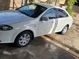 Белый Chevrolet Gentra, 2 позиция 2023 года, КПП Механика, в Алмалык за 12 000 y.e. id6436302, Фото №1