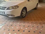 Oq Chevrolet Gentra, 3 pozitsiya 2017 yil, КПП Avtomat, shahar Samarqand uchun 10 000 у.е. id6514690, Fotosurat №1