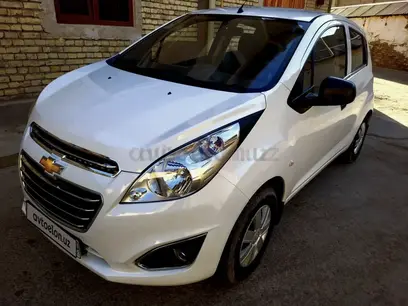 Белый Chevrolet Spark, 1 позиция 2014 года, КПП Механика, в Бухара за 6 200 y.e. id4926674