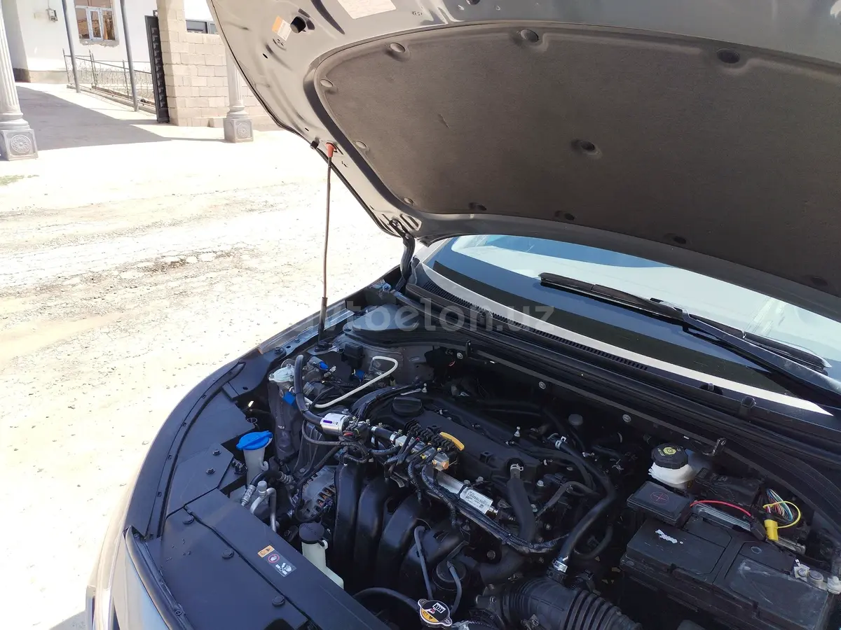 Hyundai Elantra — 7