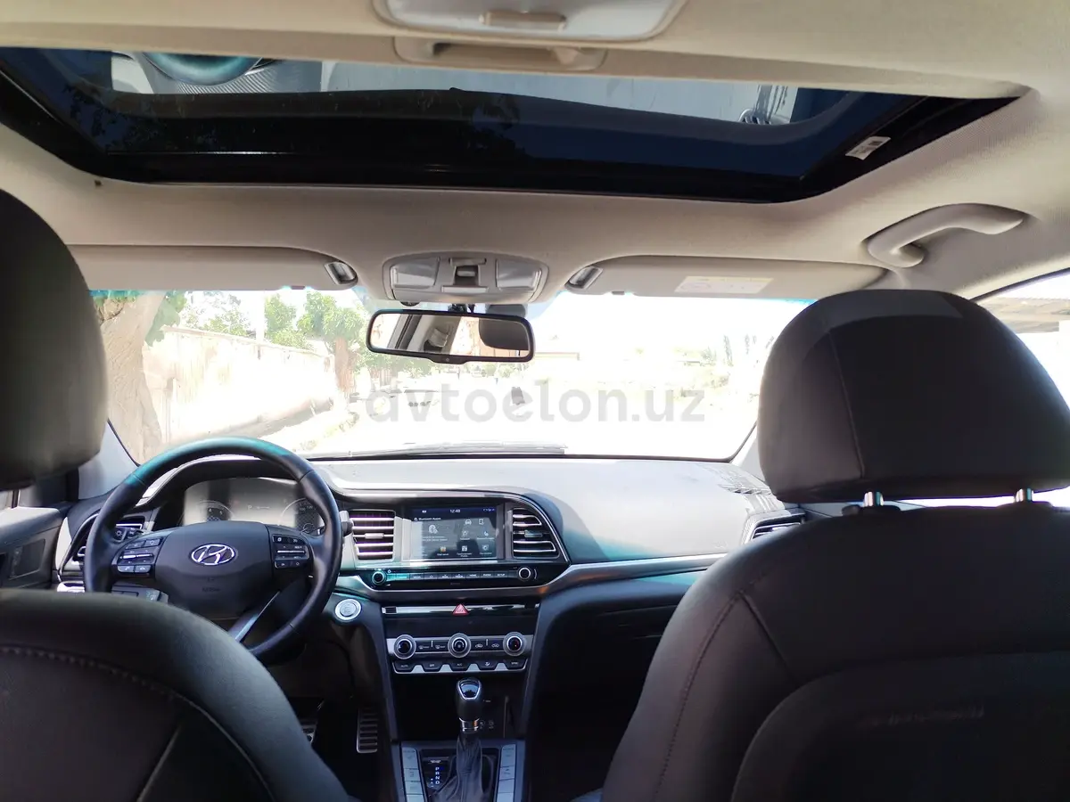 Hyundai Elantra — 9