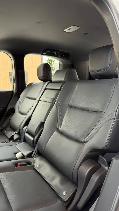 Toyota Land Cruiser Prado — 5