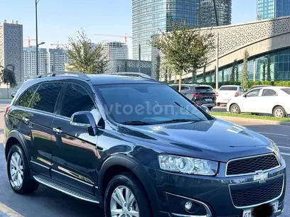 Мокрый асфальт Chevrolet Captiva, 3 позиция 2015 года, КПП Автомат, в Ташкент за 13 500 y.e. id6386991