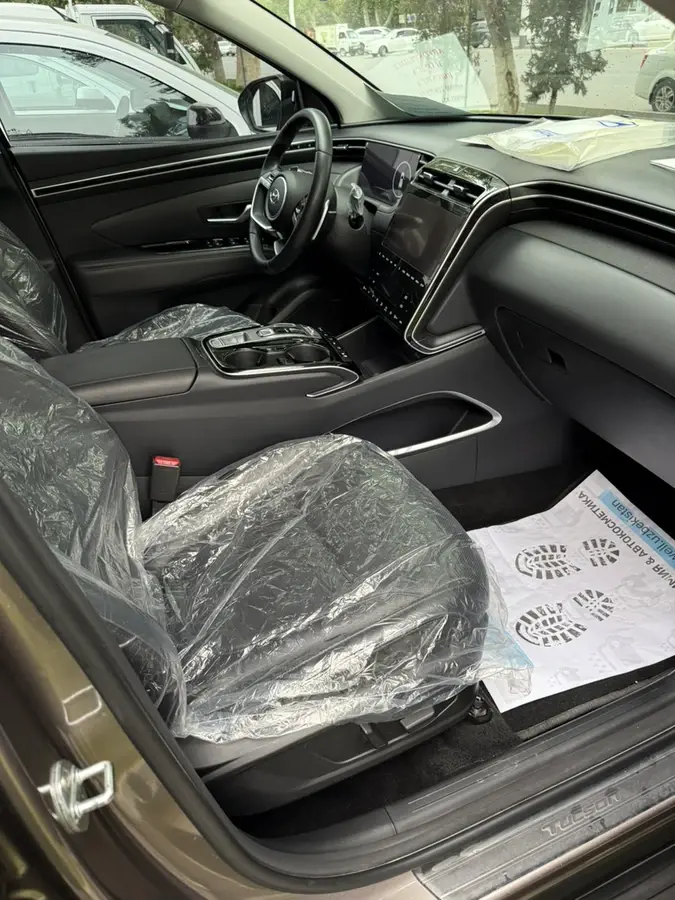 Hyundai Tucson — 8