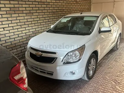 Белый Chevrolet Cobalt, 4 позиция 2024 года, КПП Автомат, в Ташкент за 13 200 y.e. id5164177