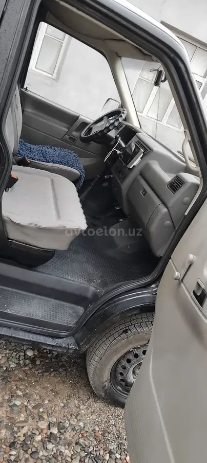 Volkswagen Transporter — 8