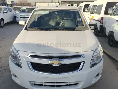 Белый Chevrolet Cobalt, 4 позиция 2024 года, КПП Автомат, в Ташкент за 13 800 y.e. id4906090