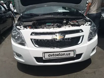 Белый Chevrolet Cobalt, 4 позиция 2023 года, КПП Автомат, в Ташкент за 12 700 y.e. id5195916