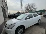 Белый Chevrolet Cobalt, 4 позиция 2024 года, КПП Автомат, в Ташкент за ~11 601 y.e. id5220500, Фото №1