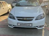 Белый Chevrolet Gentra, 3 позиция 2022 года, КПП Автомат, в Самарканд за 13 800 y.e. id5022540, Фото №1