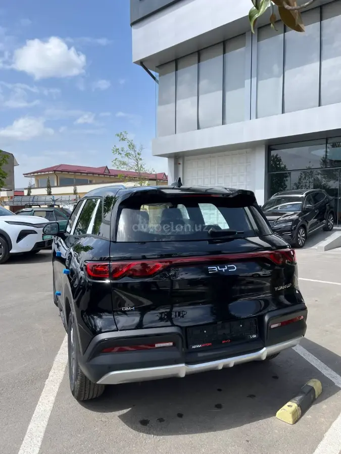 BYD Yuan UP DM-i — 3