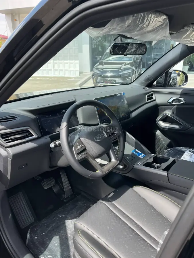 BYD Yuan UP DM-i — 5