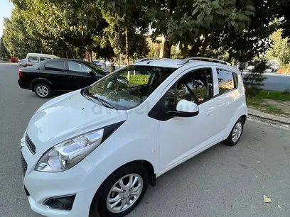 Белый Chevrolet Spark, 4 позиция 2020 года, КПП Автомат, в Андижан за 10 000 y.e. id4992415