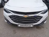 Белый Chevrolet Malibu 2 2020 года, КПП Автомат, в Ташкент за 21 700 y.e. id5019029, Фото №1