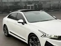 Белый Kia K5 2021 года, в Ташкент за 25 200 y.e. id6817793