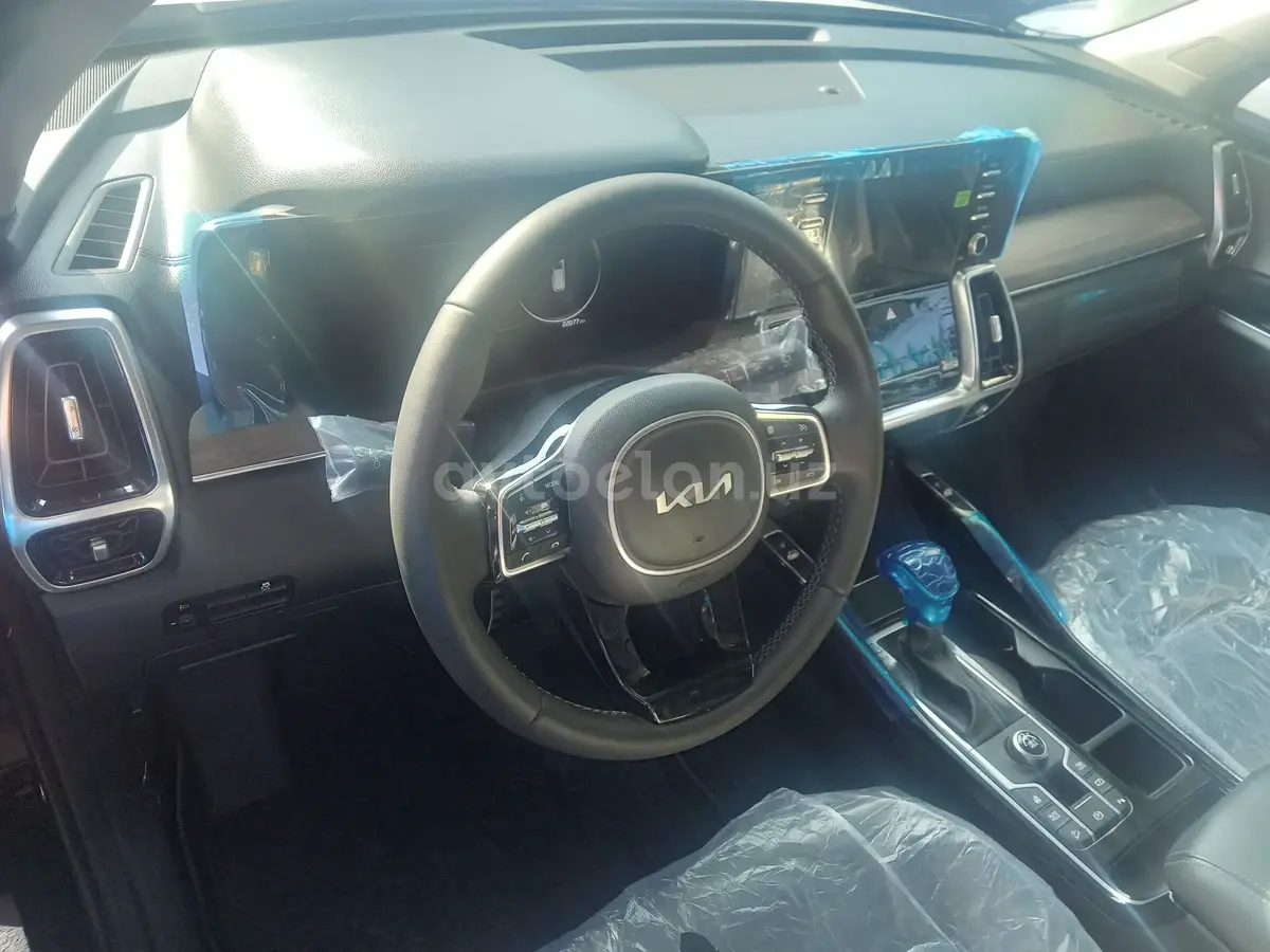 Kia Sorento — 4