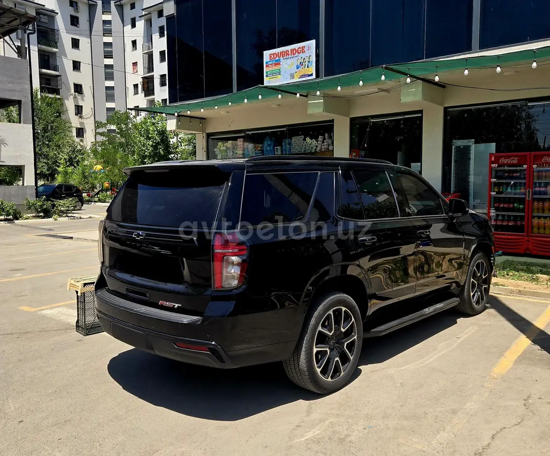 Chevrolet Tahoe 2023 — 3