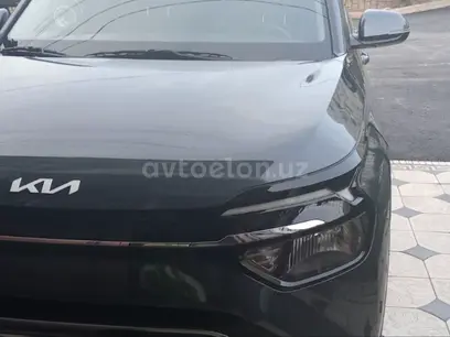 Мокрый асфальт Kia Carens 2024 года, в Ташкент за 25 500 y.e. id6285503