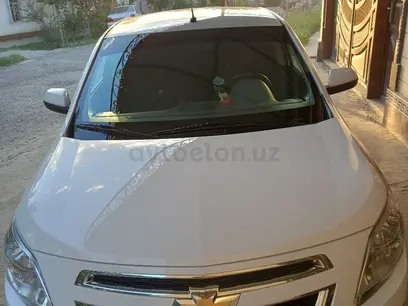 Белый Chevrolet Cobalt, 4 позиция 2023 года, КПП Автомат, в Бухара за 12 500 y.e. id5182742