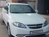 Белый Chevrolet Gentra, 3 позиция 2020 года, КПП Автомат, в Андижан за 11 500 y.e. id5200425, Фото №1