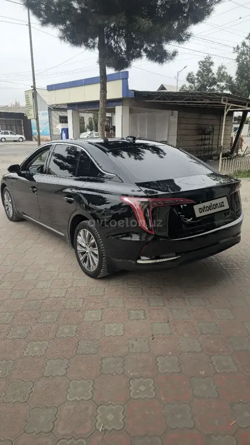 Hongqi E-QM5 — 4