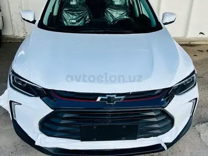 Белый Chevrolet Tracker, 3 позиция 2024 года, КПП Автомат, в Наманган за ~21 851 y.e. id3588578